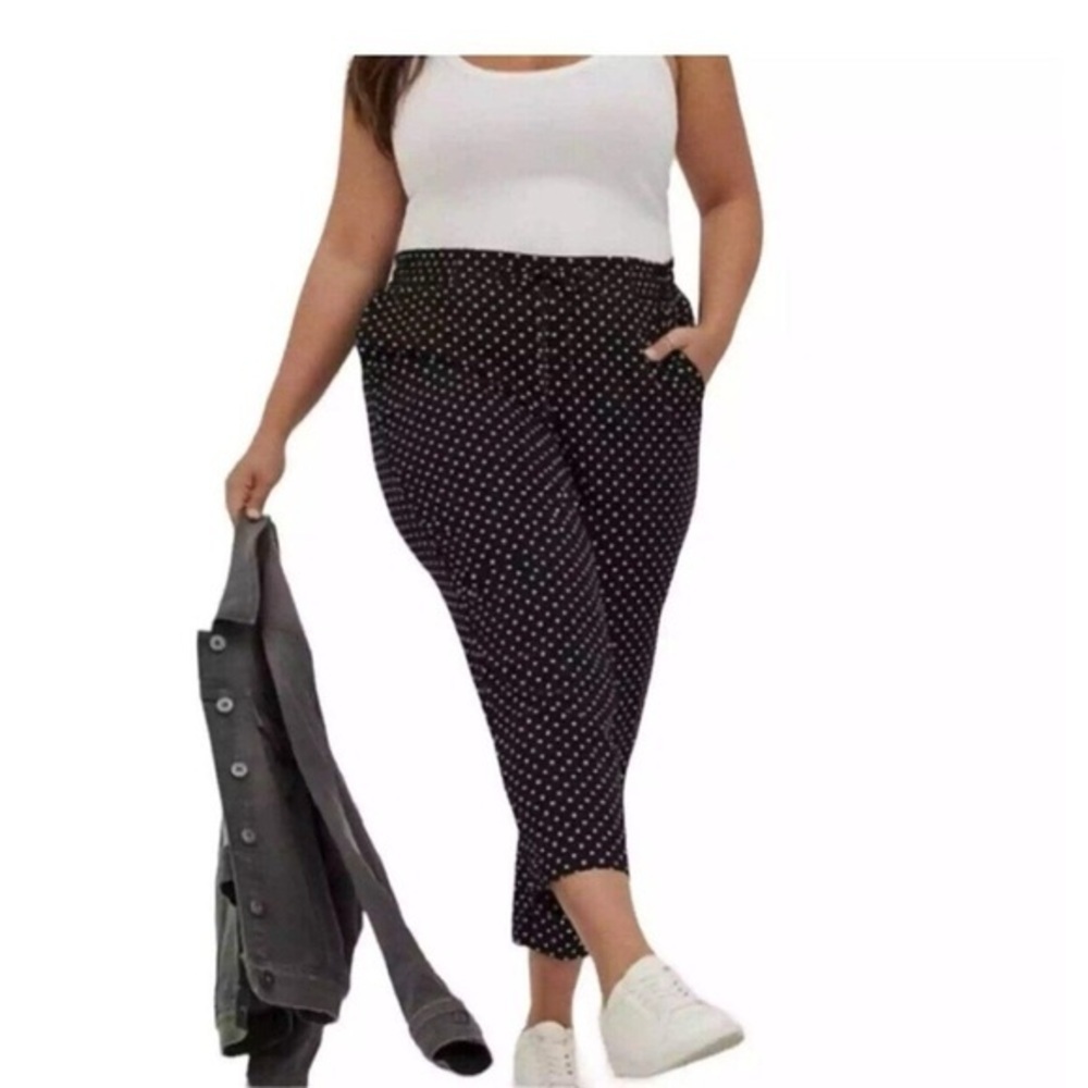 Torrid Black Cropped Pants with White Dots